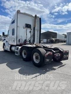 Kenworth T680 Тягачі