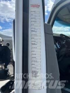Kenworth T680 Тягачі