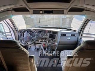 Kenworth T680 Тягачі