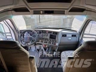 Kenworth T680 Тягачі