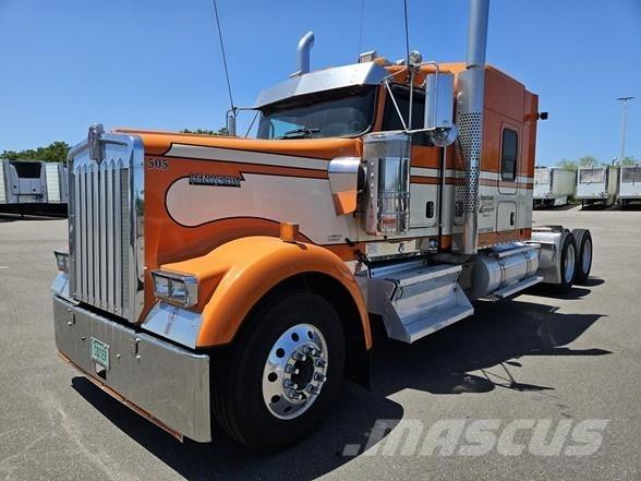 Kenworth W900 Тягачі