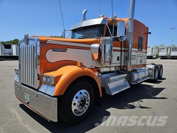 Kenworth W900 Тягачі
