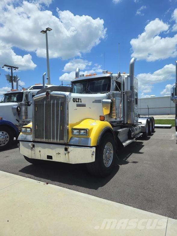 Kenworth W900 Тягачі