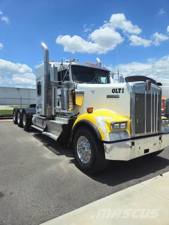Kenworth W900 Тягачі