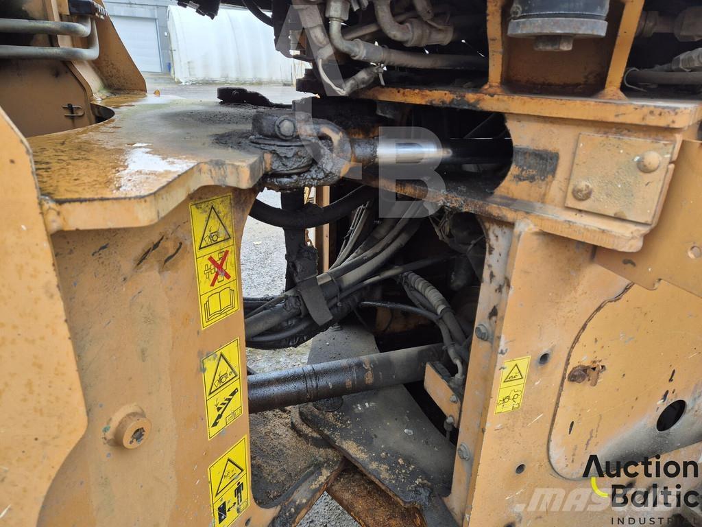 CASE 621 D Фронтальні навантажувачі