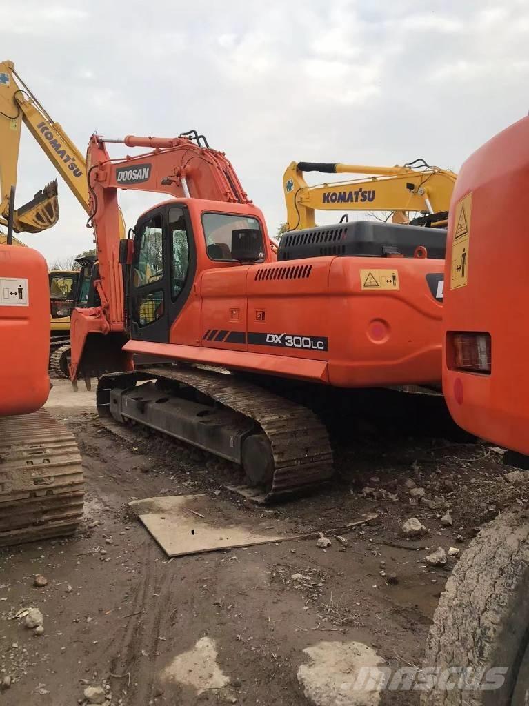 Doosan dx300 Гусеничні екскаватори