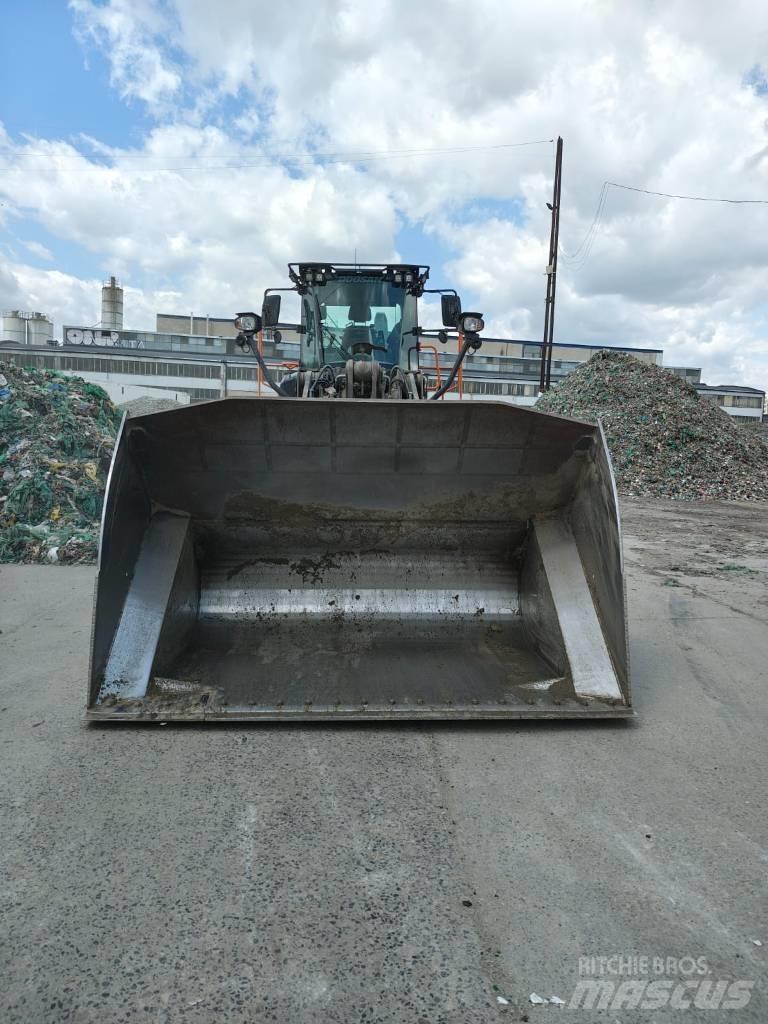 Doosan DL 320-7 Фронтальні навантажувачі