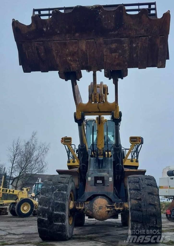 Komatsu WA 600-6 Фронтальні навантажувачі