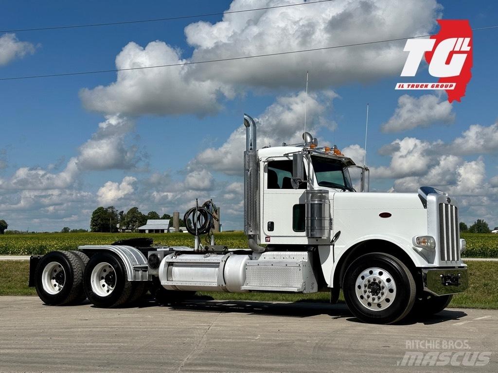 Peterbilt 388 Тягачі