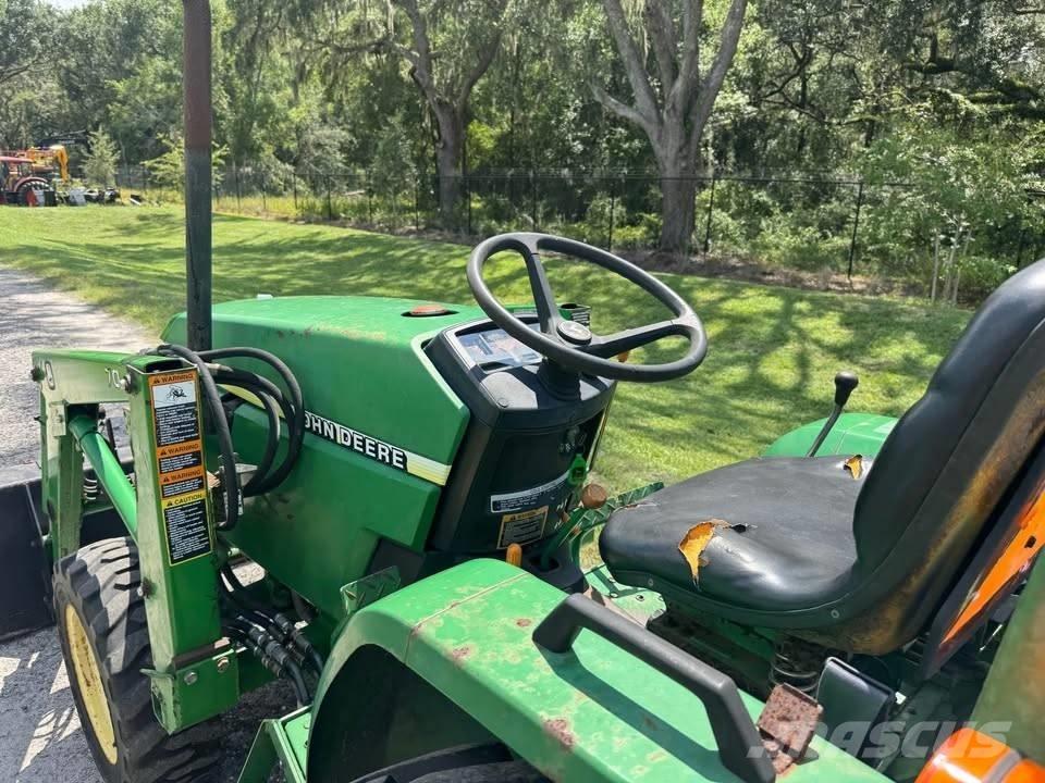John Deere 790 Трактори