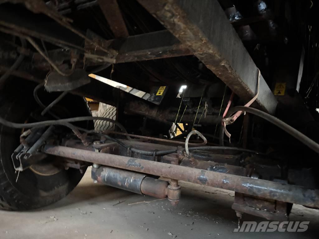 New Holland BB 940 Тюкові прес-підбирачі