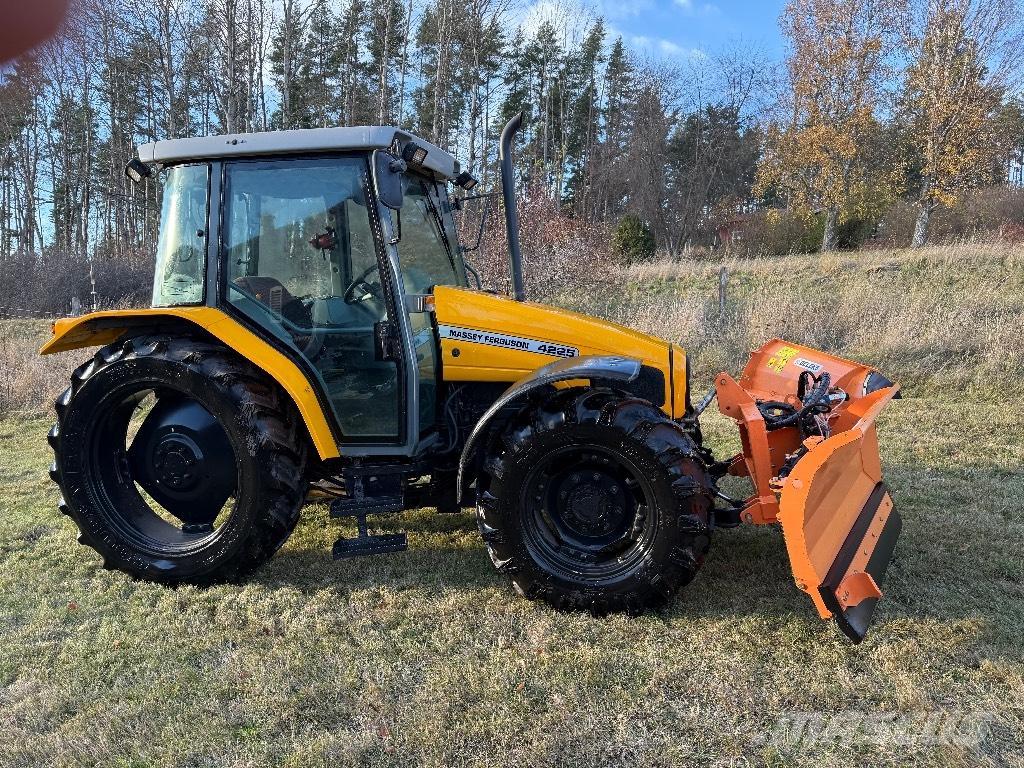 Massey Ferguson 4225 Трактори