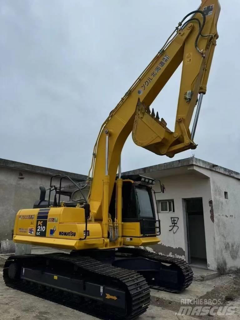Komatsu 210LC-8 Гусеничні екскаватори
