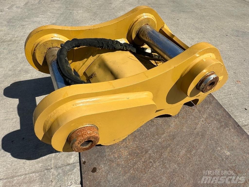 CAT 320 Швидкі з`єднувачі