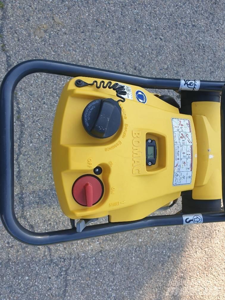 Bomag BT 65 Віброплити та вібротрамбовки