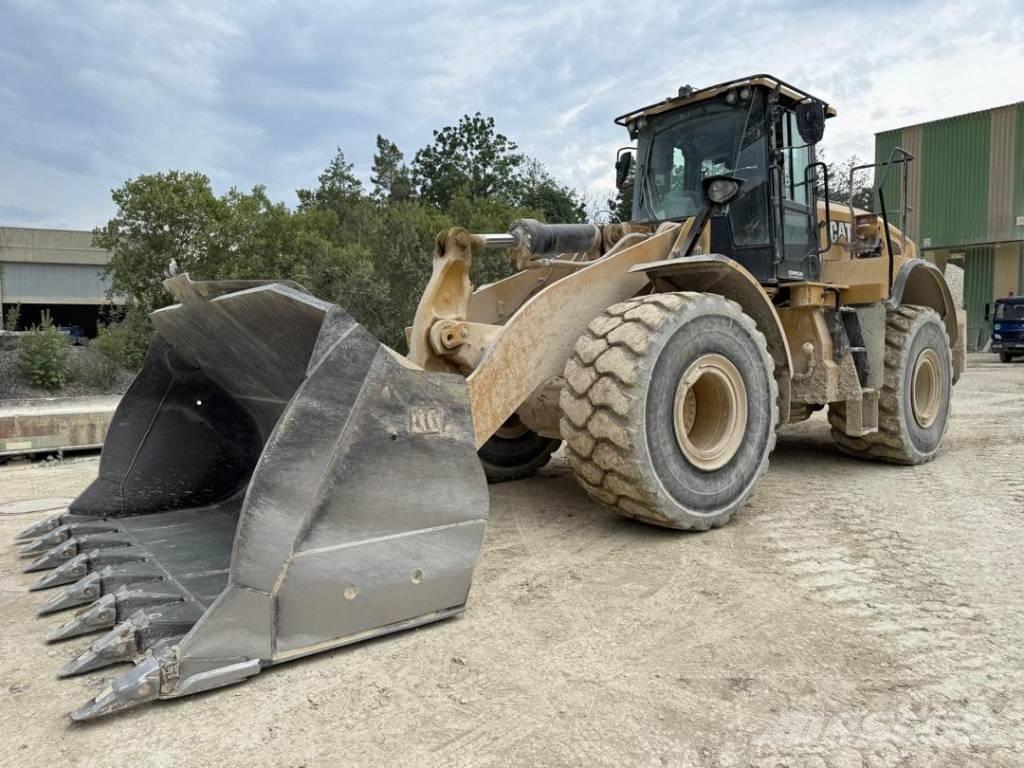 CAT 972M Фронтальні навантажувачі