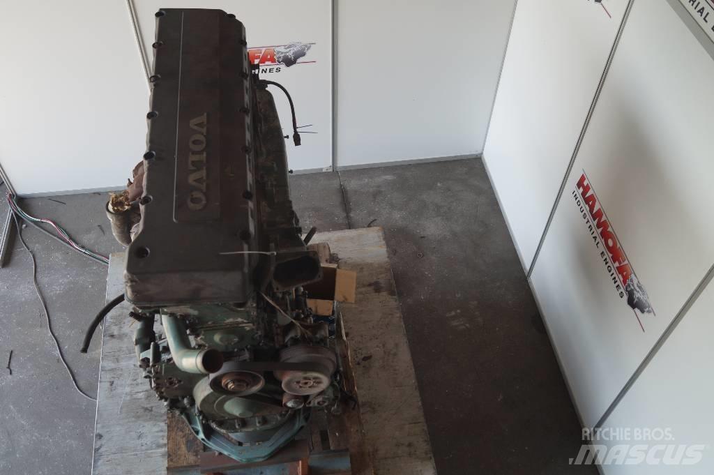 Volvo D12 FOR PARTS Двигуни