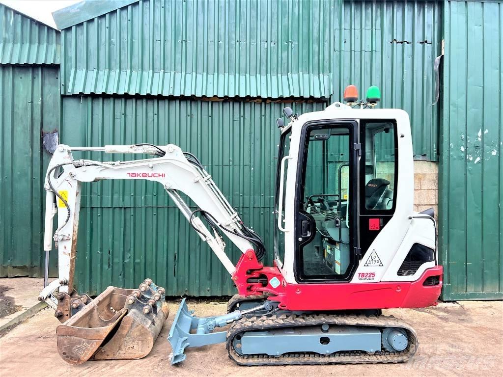 Takeuchi TB225 Міні-екскаватори < 7т