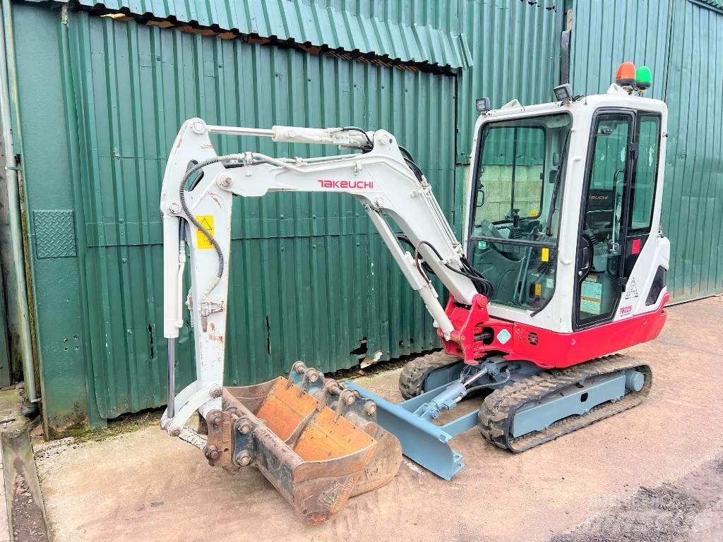 Takeuchi TB225 Міні-екскаватори < 7т