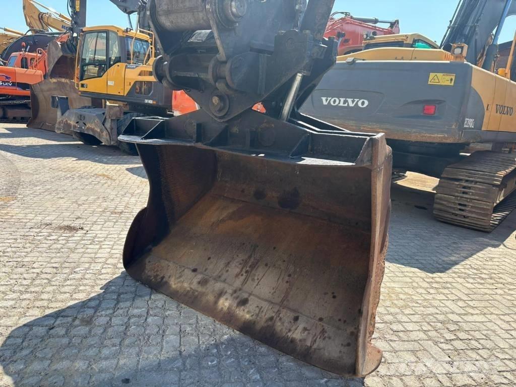 Volvo EC 240 C L Гусеничні екскаватори