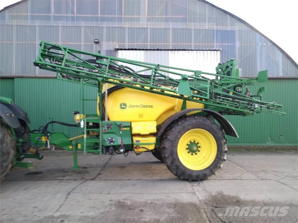 John Deere 740i Причіпні обприскувачі
