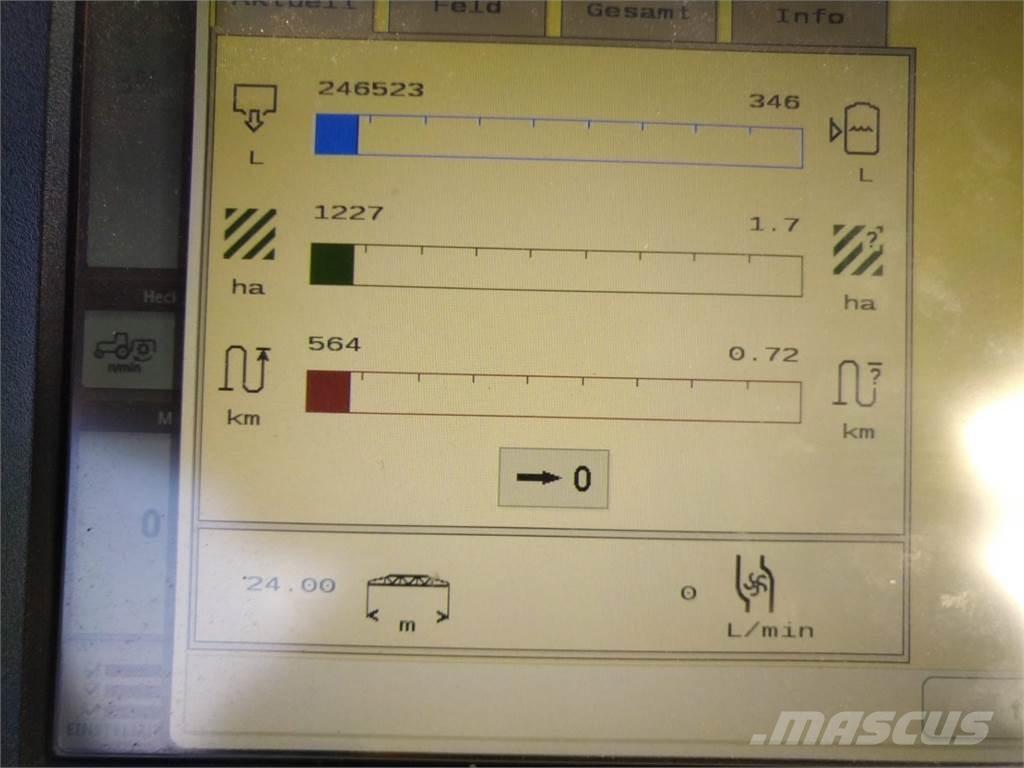 John Deere 740i Причіпні обприскувачі