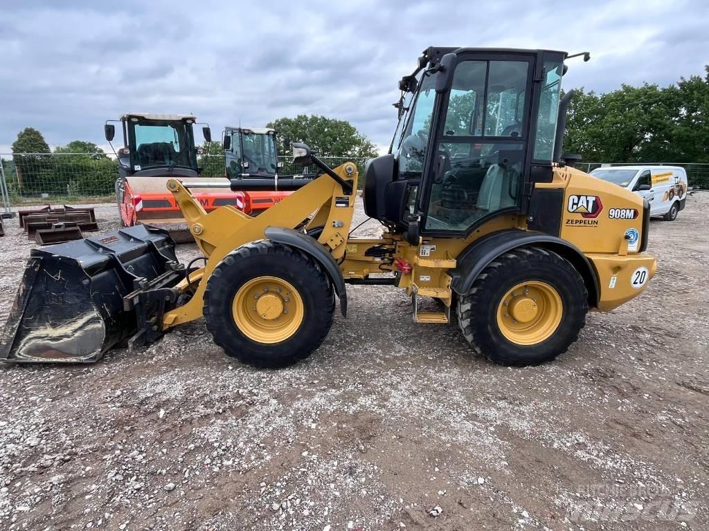 CAT 908M Фронтальні навантажувачі