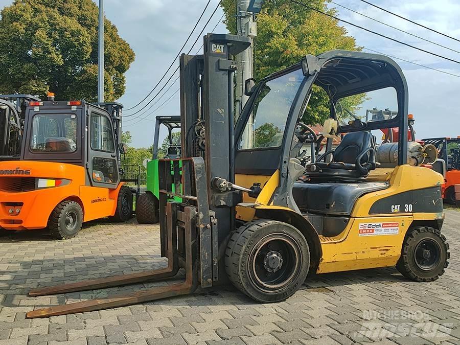 CAT GP30N Газові навантажувачі