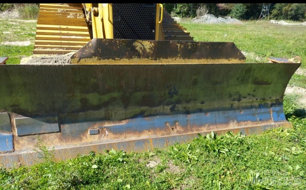 CAT D 6 N Гусеничні бульдозери