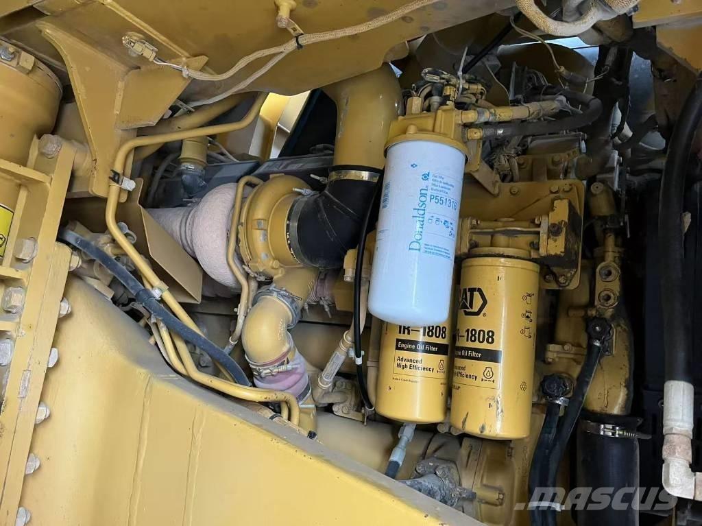 CAT 773 F Зчленовані самоскиди