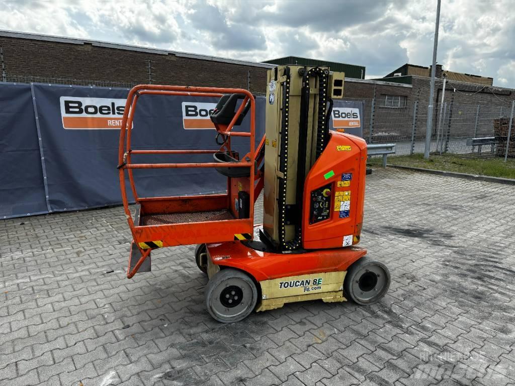 JLG T08E Вертикальні щоглові підйомники