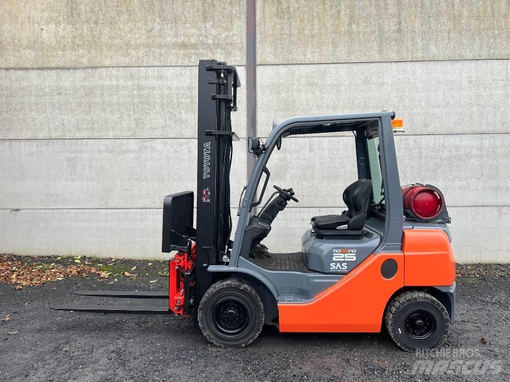 Toyota 02-8 FGF 25 Газові навантажувачі