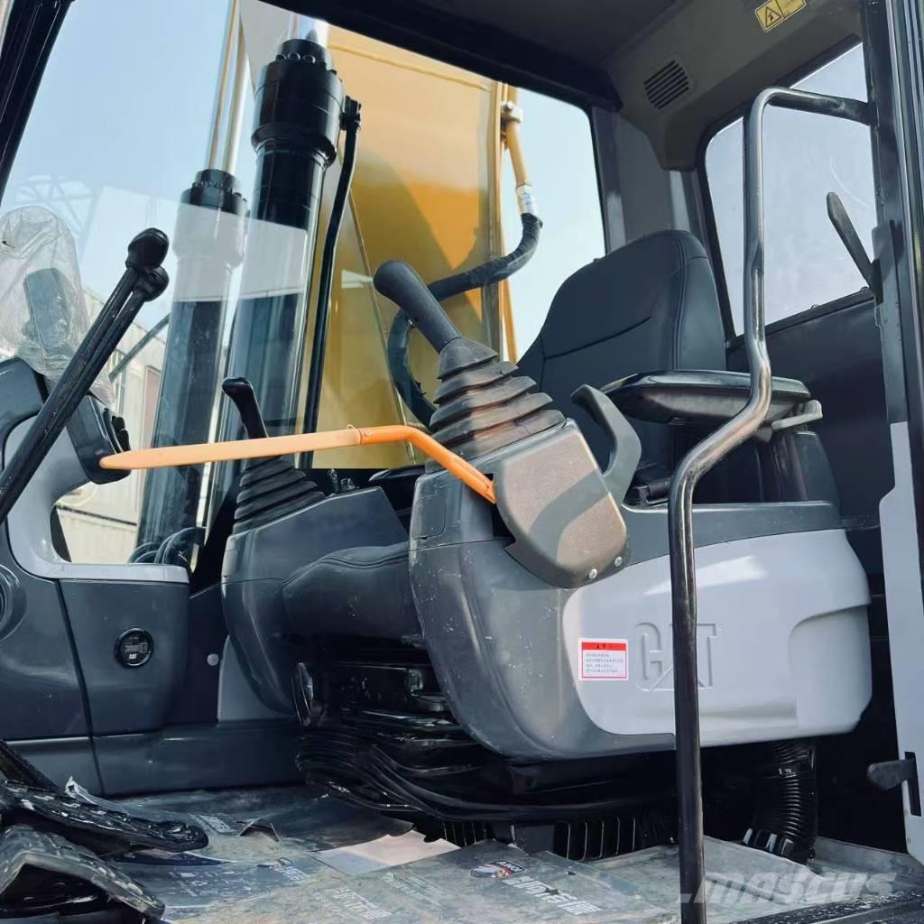 CAT 320 D2 L Гусеничні екскаватори