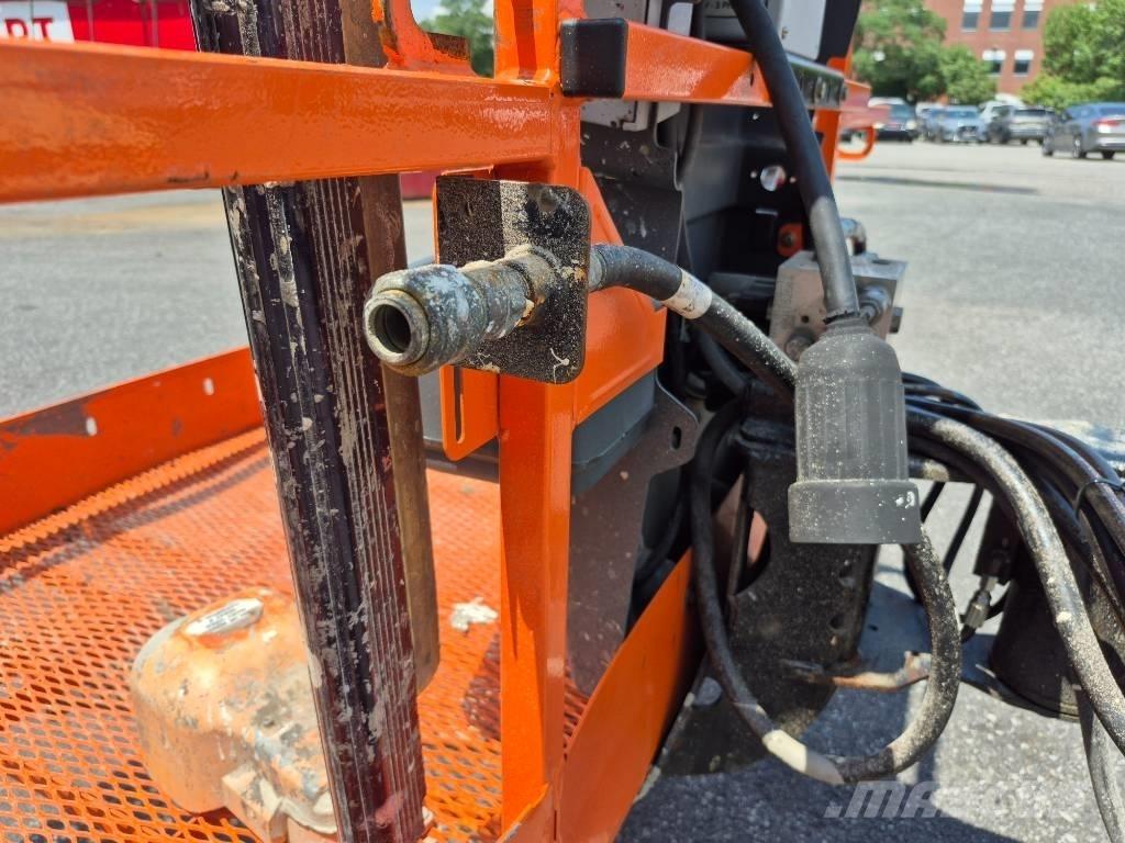 JLG 600 S Телескопічні підйомники