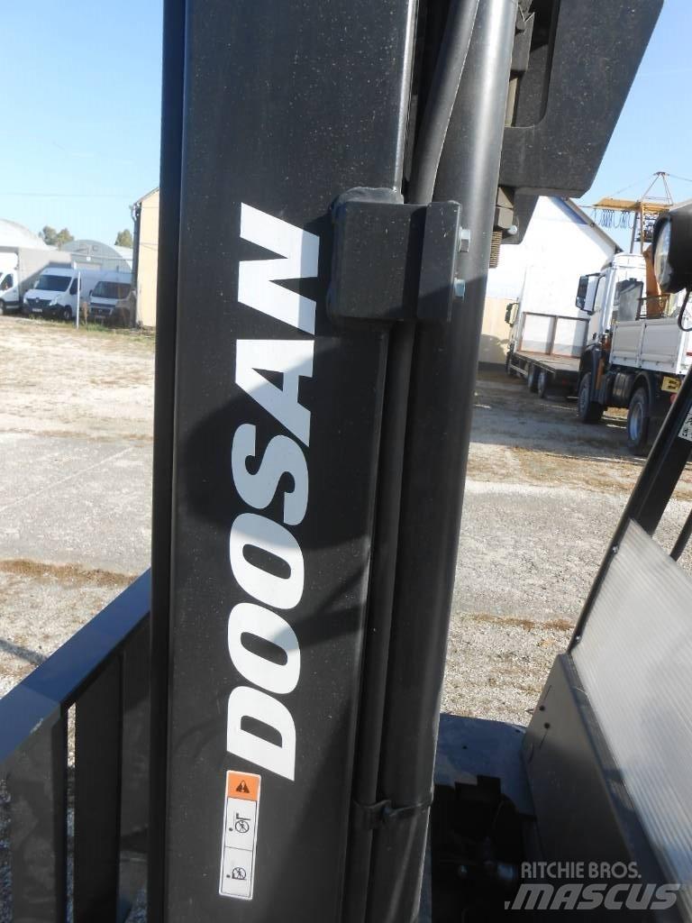 Doosan D50 SC-09 Дизельні навантажувачі