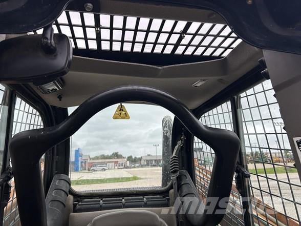 CASE SR220 Міні-навантажувачі