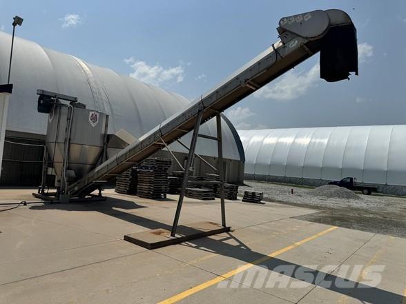  DOYLE 8 Причіпні обприскувачі