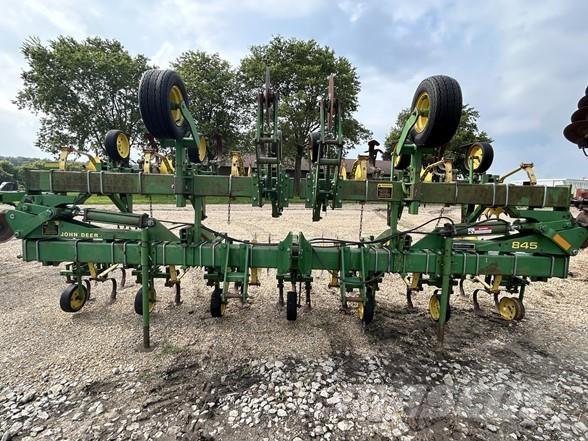 John Deere 845 Культиватори-розпушувачи