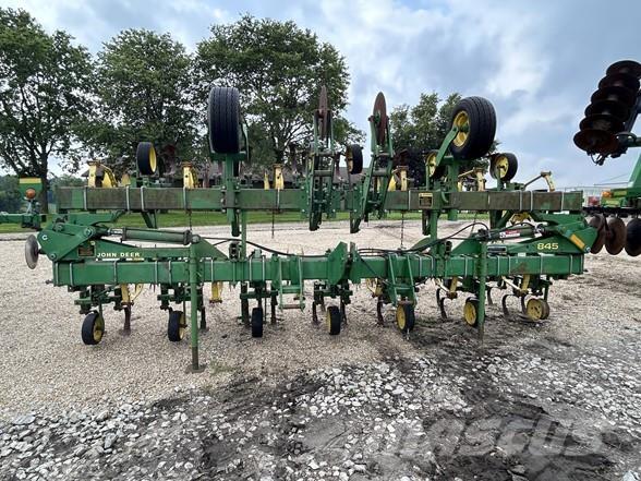 John Deere 845 Культиватори-розпушувачи