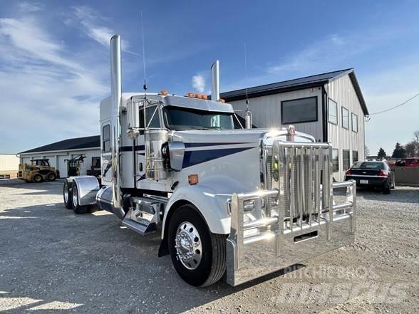 Kenworth W900L Тягачі