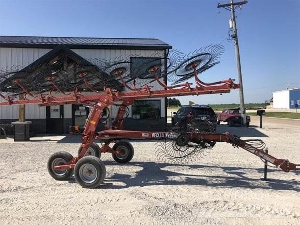 Rhino VRX14 Граблі і сінозворушувачі