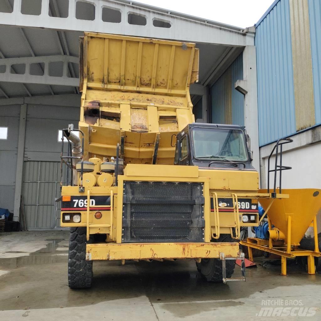 CAT 769 D Кар`єрні самоскиди