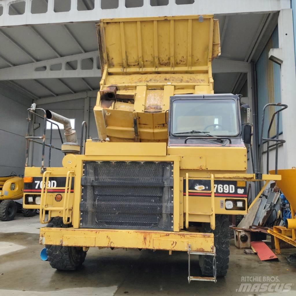CAT 769 D Кар`єрні самоскиди