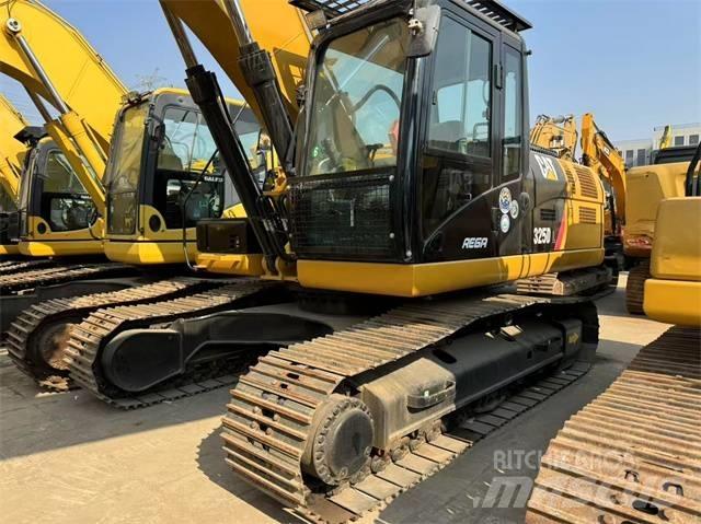 CAT 325 D L Гусеничні екскаватори