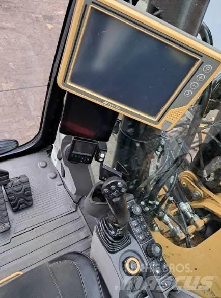 CAT 336 Гусеничні екскаватори