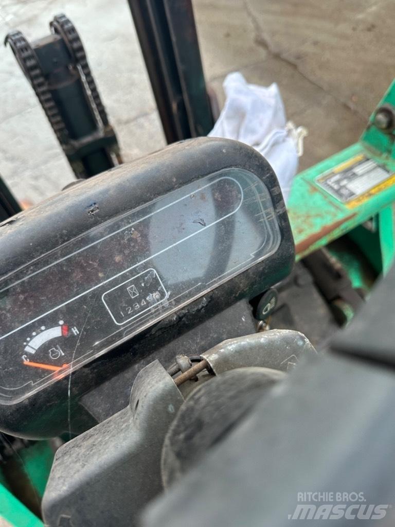 Mitsubishi FG 15 Газові навантажувачі