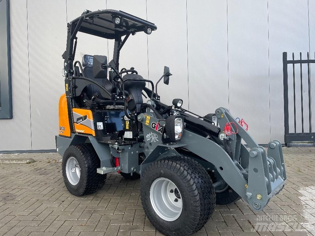GiANT G1500 X-tra Багатофункціональне обладнання для вантажних і землекопальних робіт