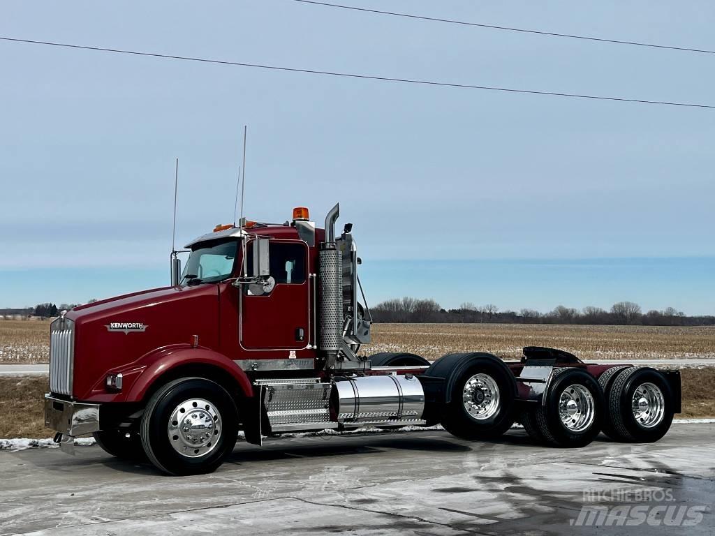 Kenworth T 800 Тягачі