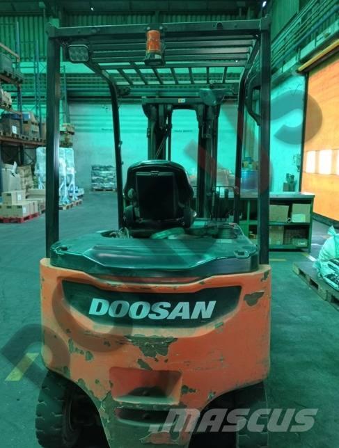 Doosan B 30 X-7 Електронавантажувачі