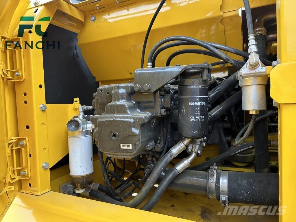 Komatsu PC 200 Гусеничні екскаватори